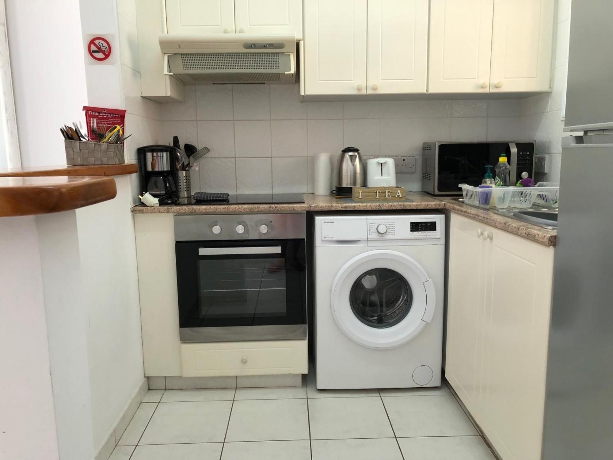Stylish 1 Bedroom Apartment In Limnaria Gardens Paphos Eksteriør billede