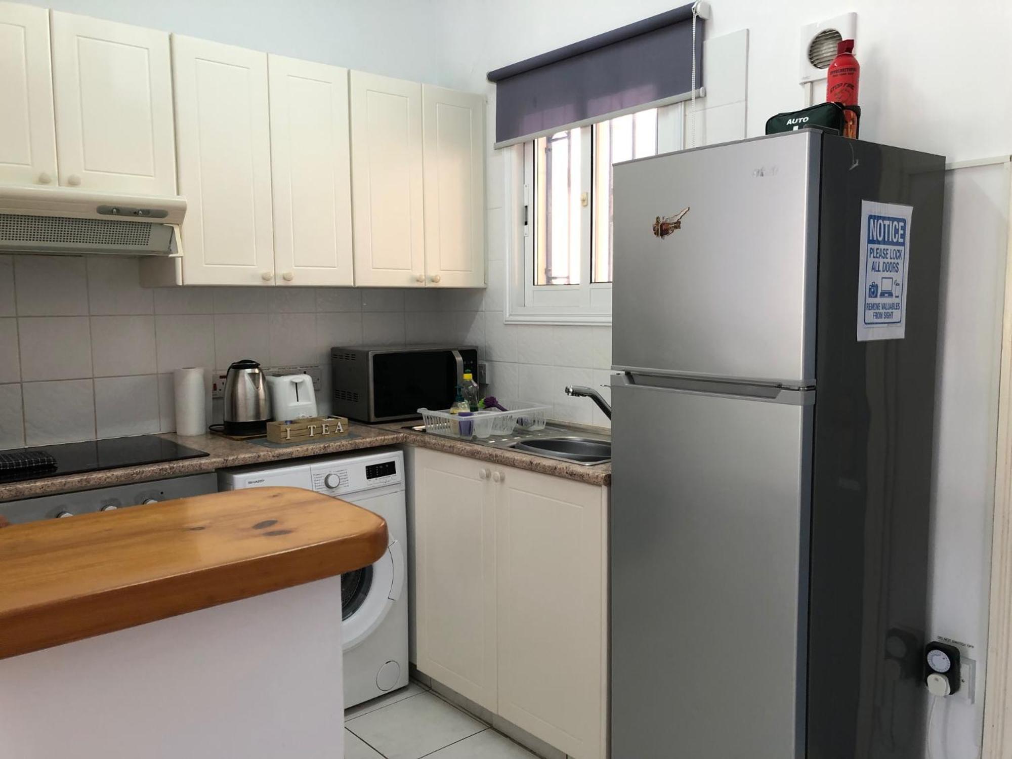 Stylish 1 Bedroom Apartment In Limnaria Gardens Paphos Eksteriør billede