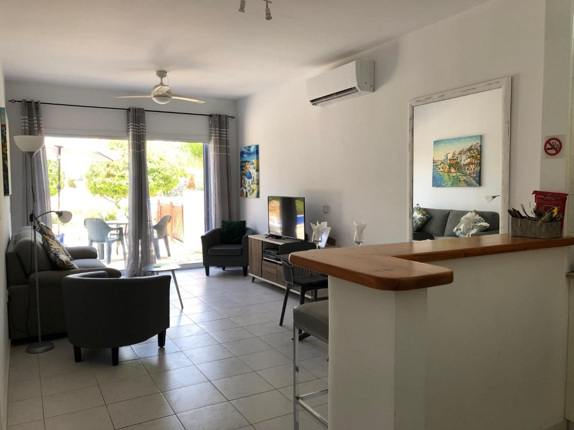 Stylish 1 Bedroom Apartment In Limnaria Gardens Paphos Eksteriør billede