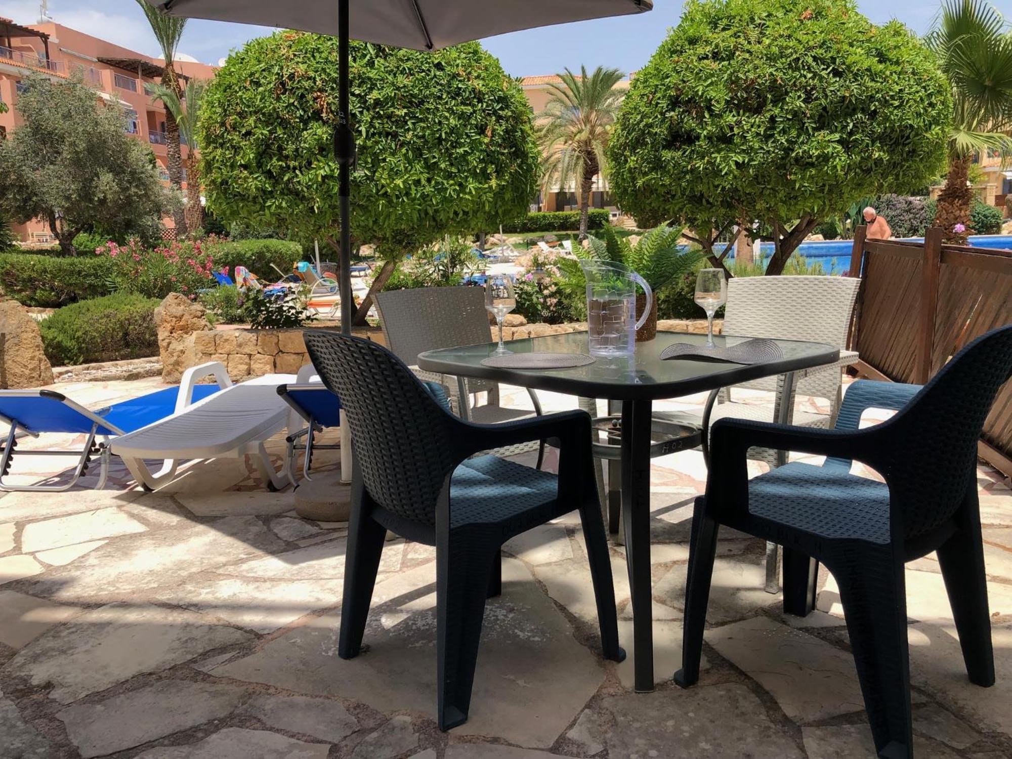 Stylish 1 Bedroom Apartment In Limnaria Gardens Paphos Eksteriør billede