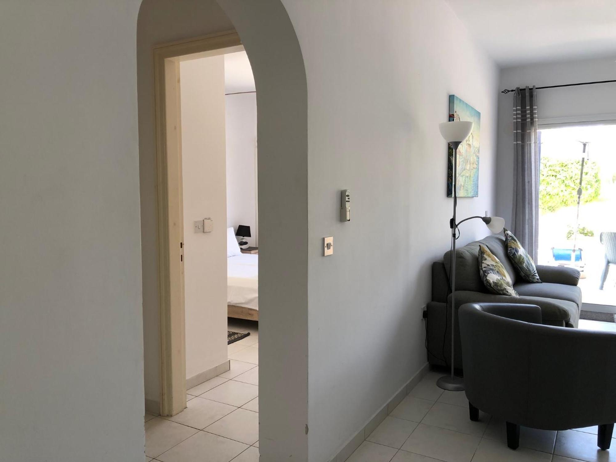 Stylish 1 Bedroom Apartment In Limnaria Gardens Paphos Eksteriør billede