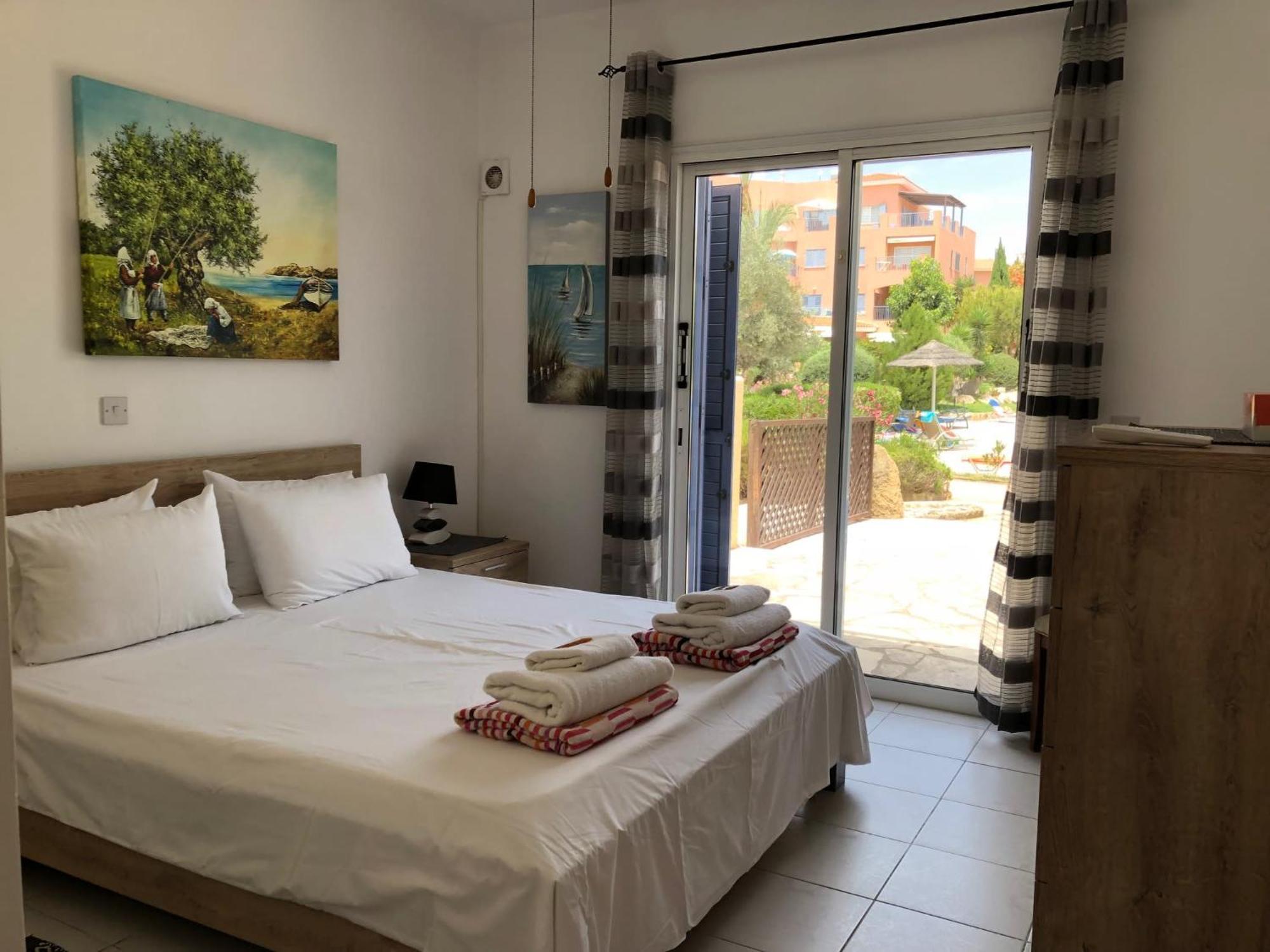 Stylish 1 Bedroom Apartment In Limnaria Gardens Paphos Eksteriør billede